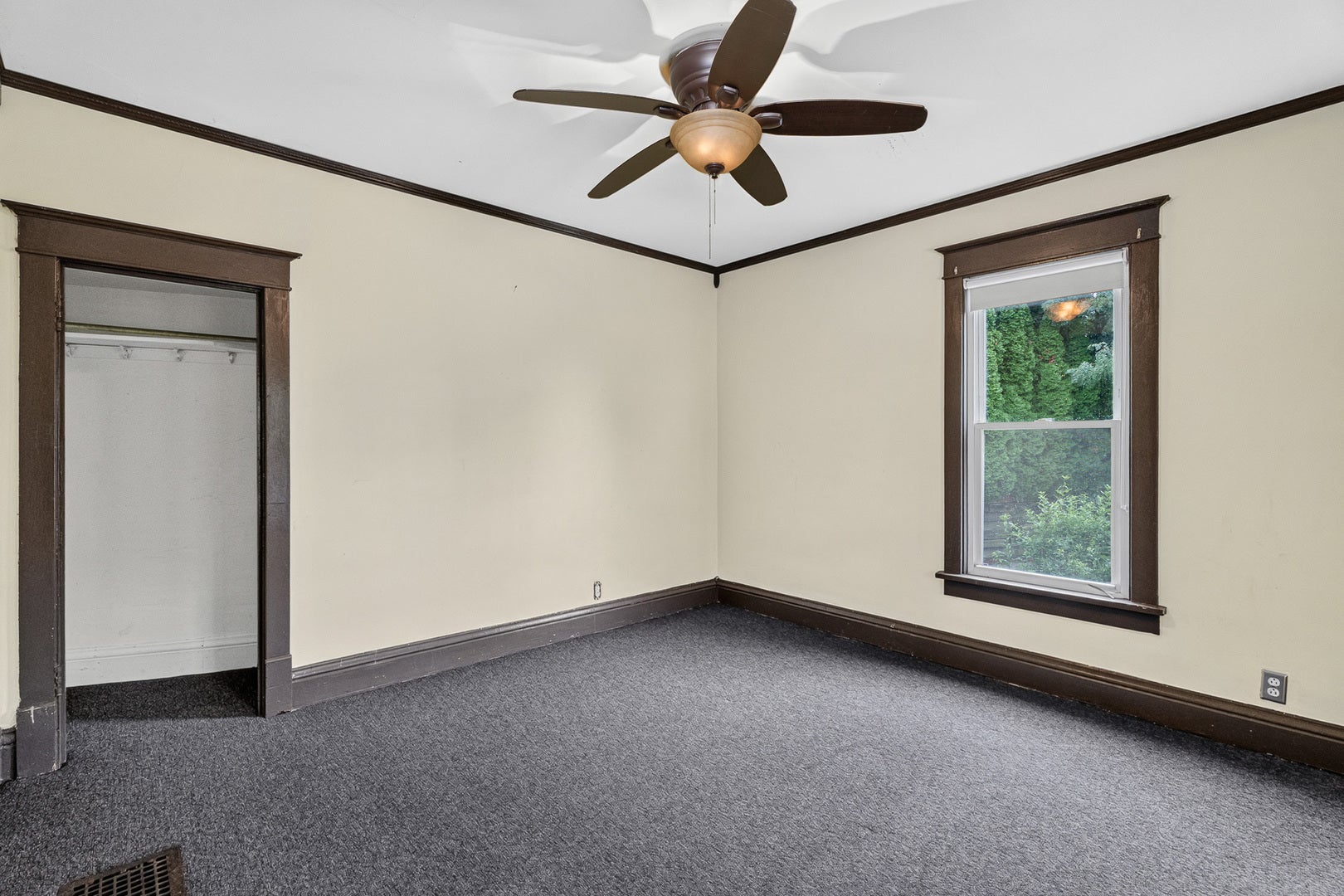 402 Porter Street, Lemont, IL 60439