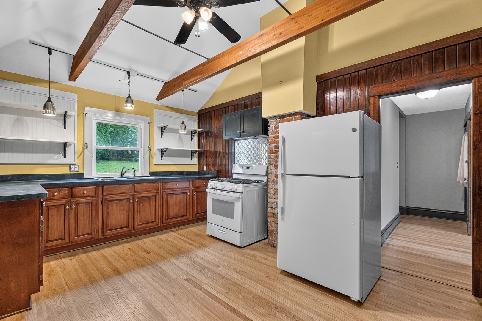402 Porter Street, Lemont, IL 60439