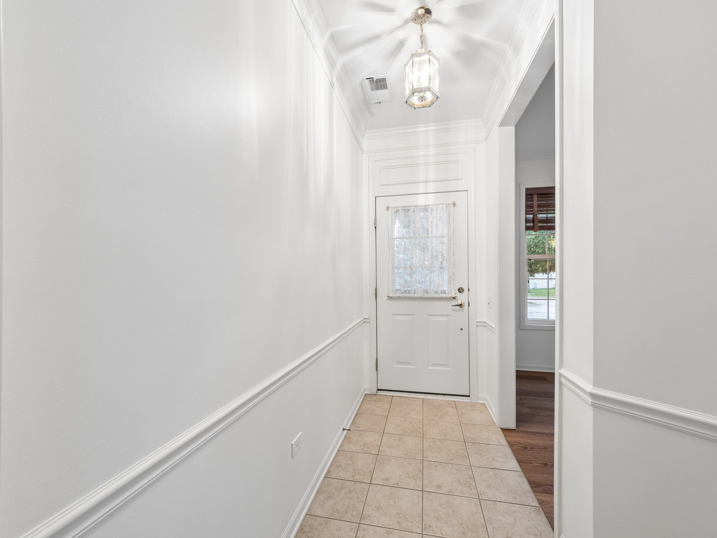 2491 Sandlewood Circle, Elgin, IL 60124 2491 Sandlewood Circle, Elgin, IL 60124