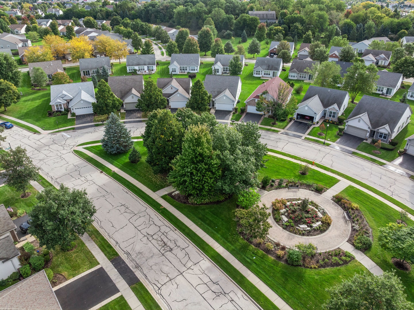 2491 Sandlewood Circle, Elgin, IL 60124 2491 Sandlewood Circle, Elgin, IL 60124