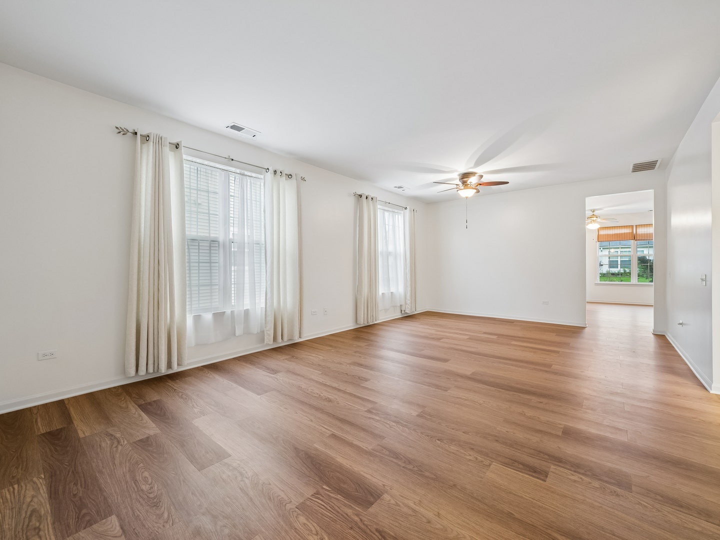 2491 Sandlewood Circle, Elgin, IL 60124 2491 Sandlewood Circle, Elgin, IL 60124