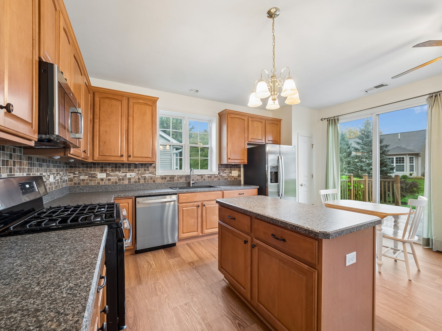 2491 Sandlewood Circle, Elgin, IL 60124 2491 Sandlewood Circle, Elgin, IL 60124