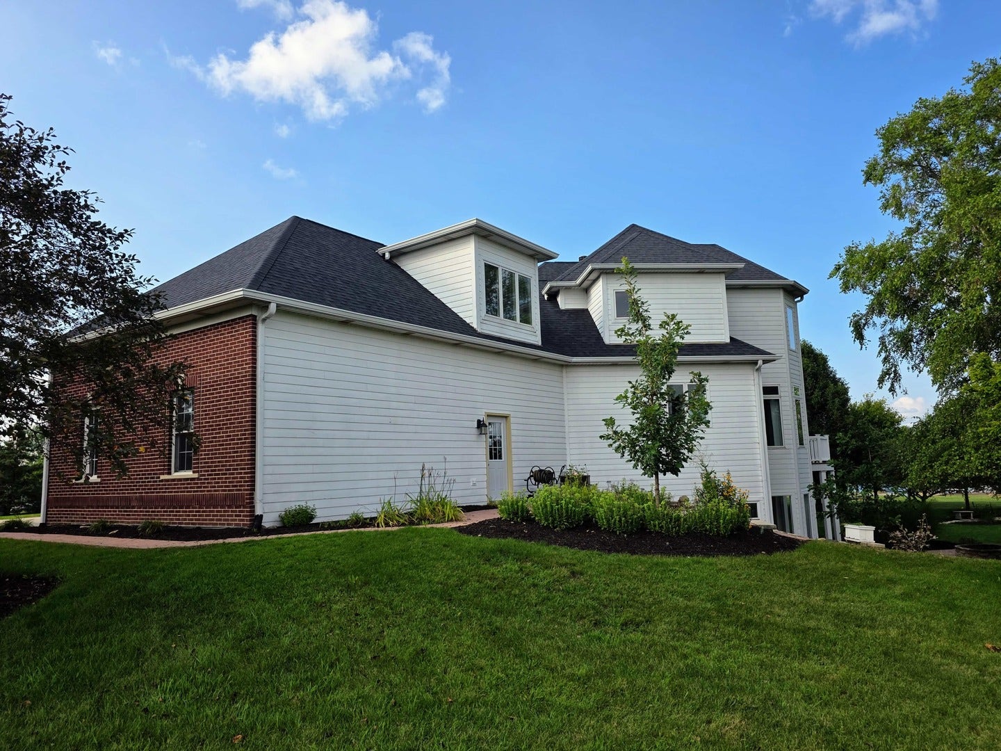 212 Slalom Court, Minooka, IL 60447