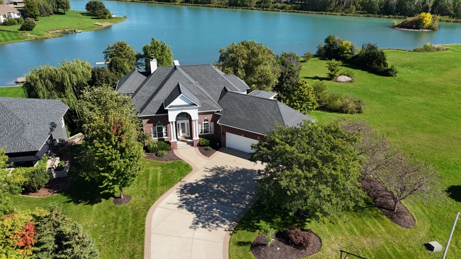 Property photo for 212 Slalom Court, Minooka, IL