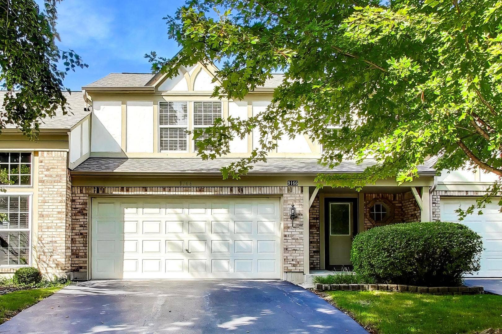 9166 GREENCASTLE Lane, Orland Park, IL 60462