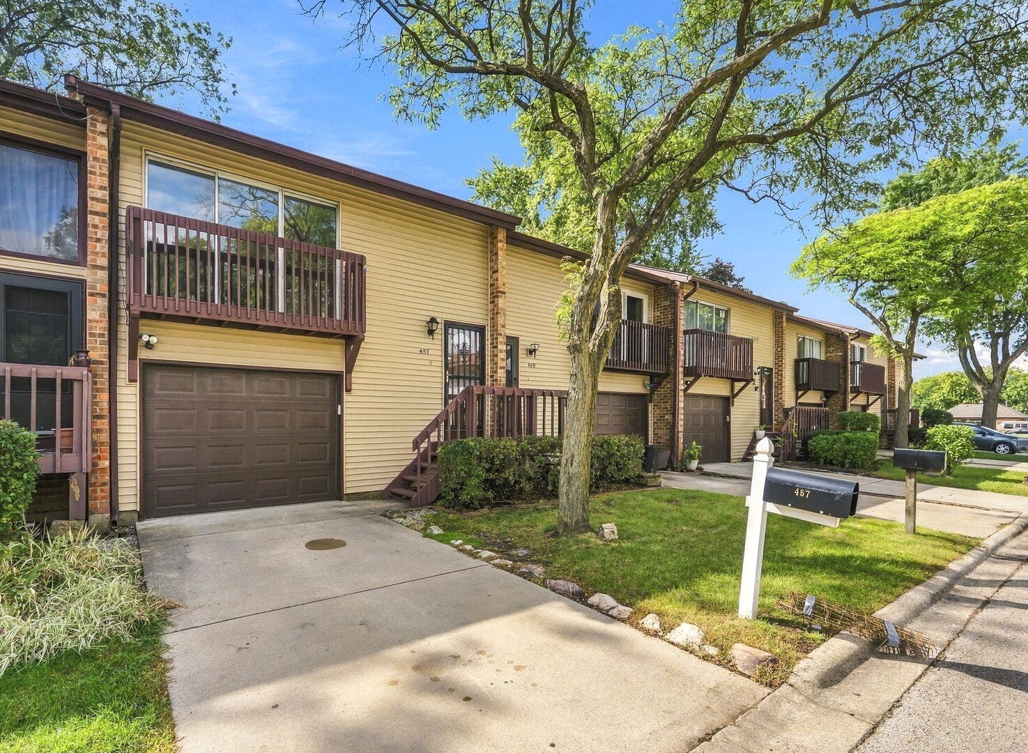 457 Sioux Drive, Bolingbrook, IL 60440 457 Sioux Drive, Bolingbrook, IL 60440