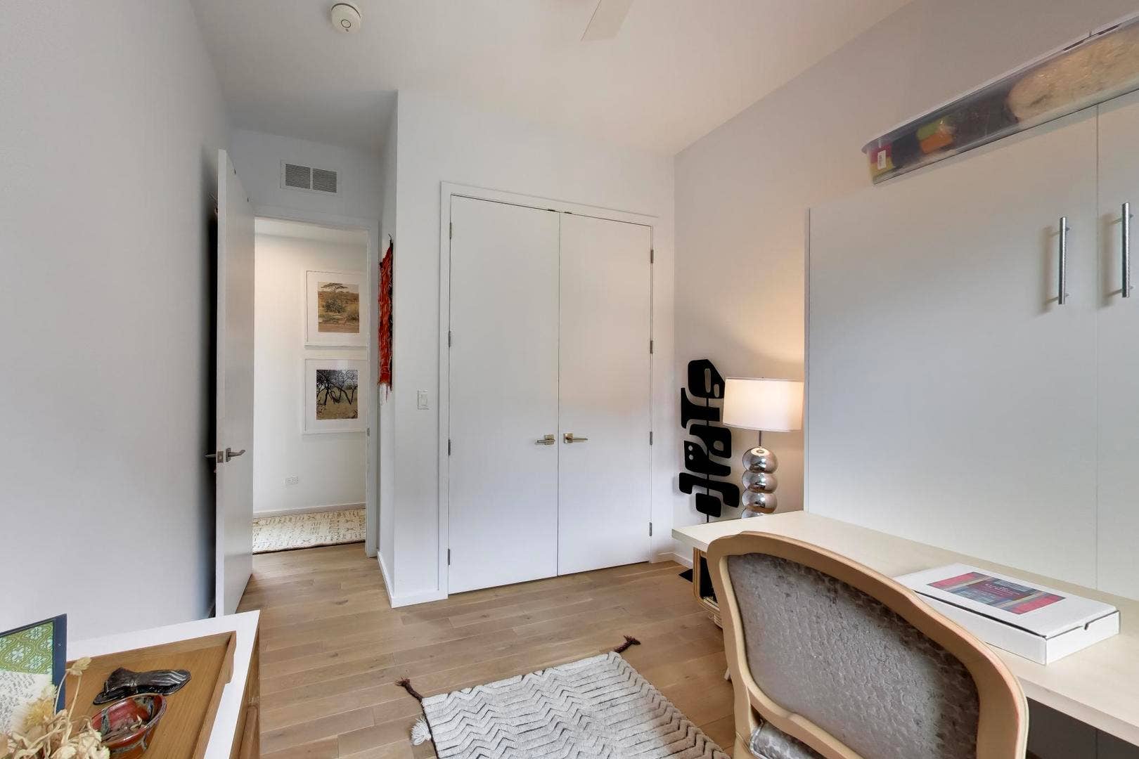 2071 N OAKLEY Avenue, Chicago, IL 60647