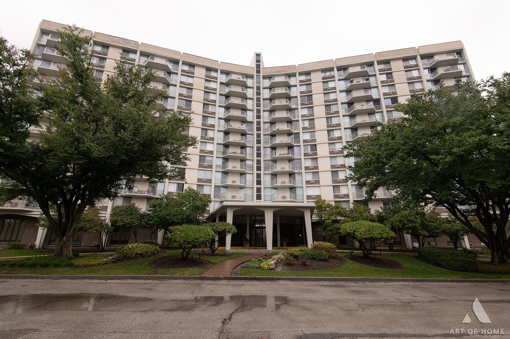20 N Tower Road, #9E, Oak Brook, IL 60523