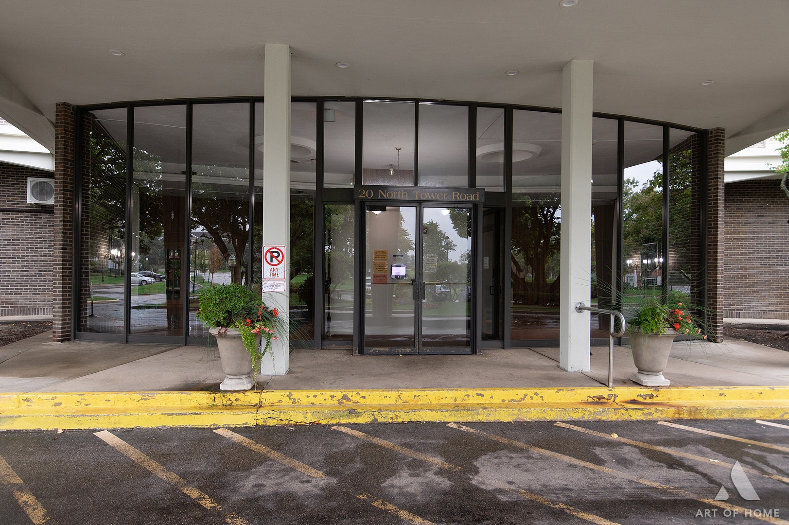20 N Tower Road, #9E, Oak Brook, IL 60523