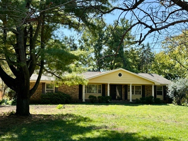 2803 Curtis Road, Champaign, IL 61822 2803 Curtis Road, Champaign, IL 61822