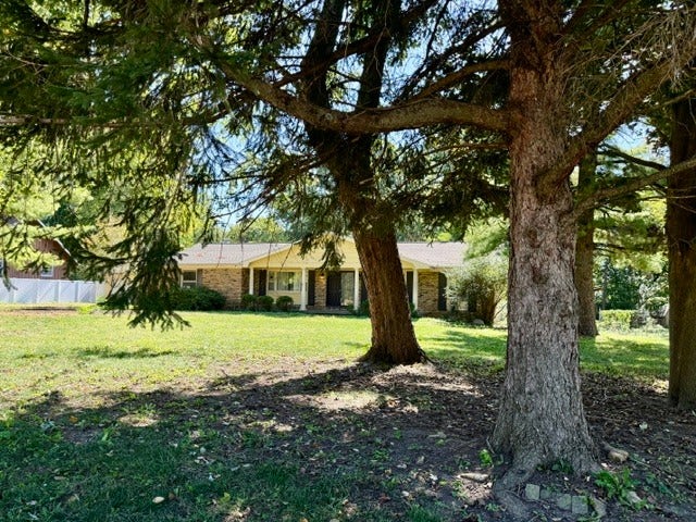 2803 Curtis Road, Champaign, IL 61822 2803 Curtis Road, Champaign, IL 61822