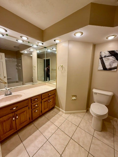 2803 Curtis Road, Champaign, IL 61822 2803 Curtis Road, Champaign, IL 61822