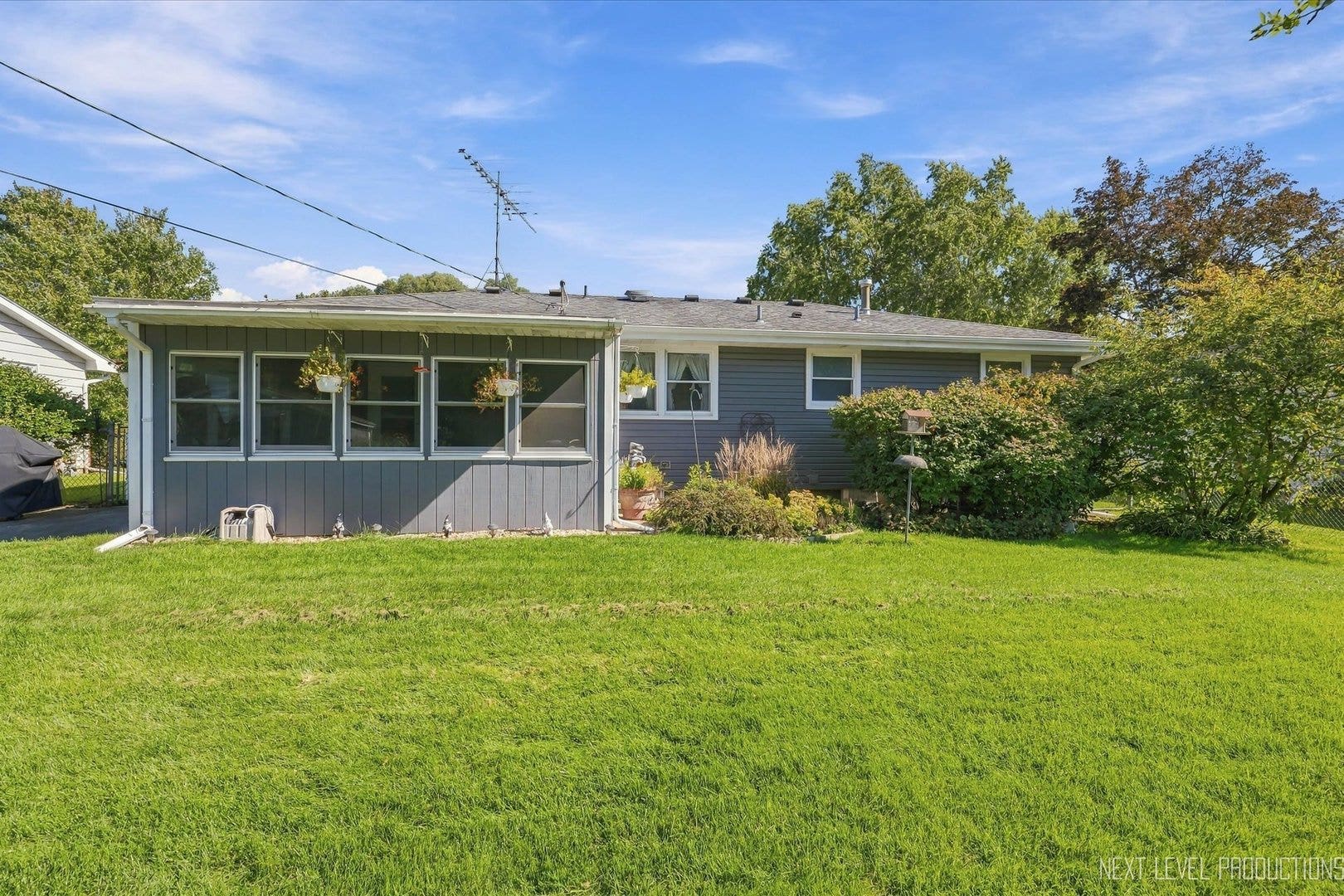 194 Patrick Drive, South Elgin, IL 60177
