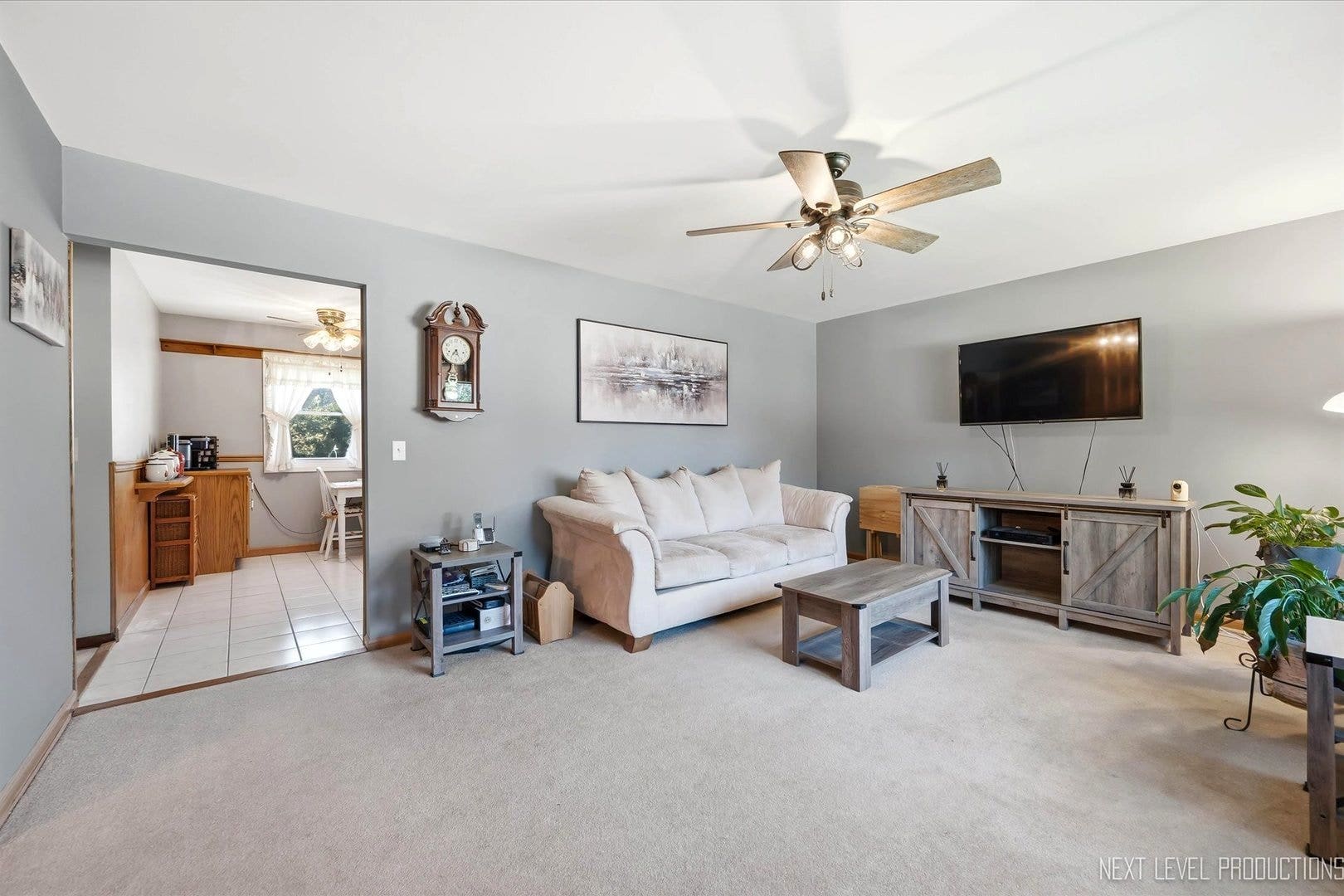 194 Patrick Drive, South Elgin, IL 60177