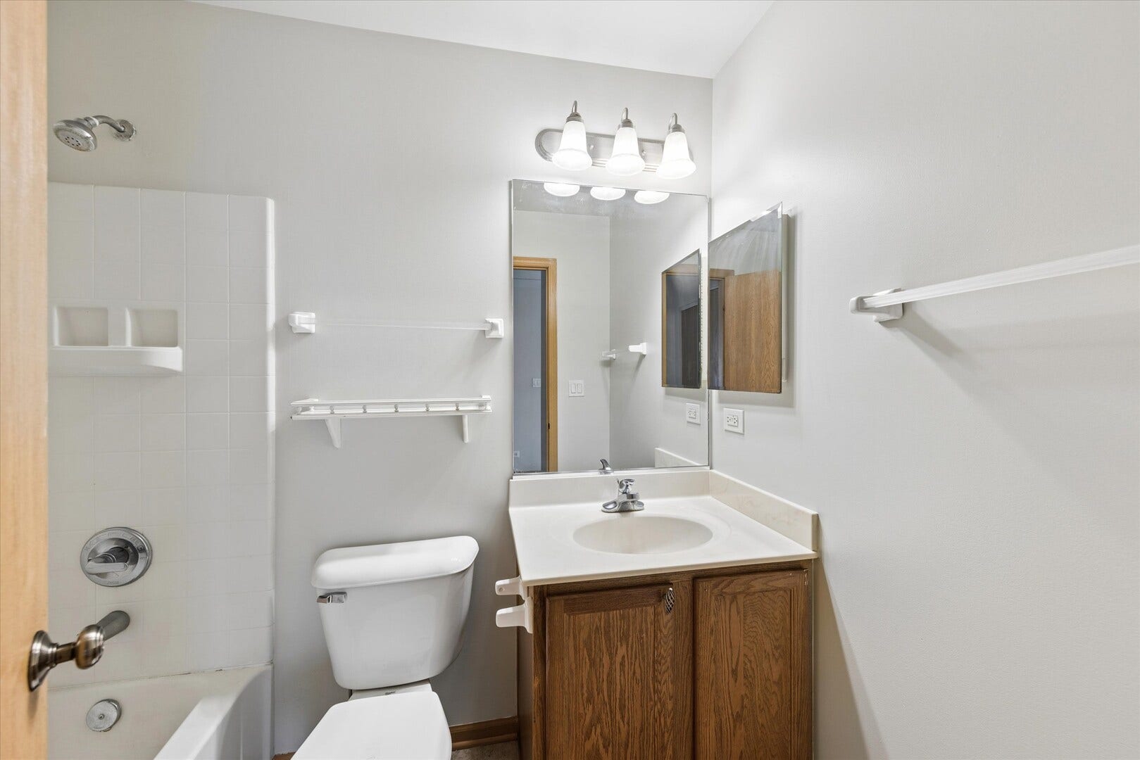 7805 MOSSHEATHER Drive, Joliet, IL 60431 7805 MOSSHEATHER Drive, Joliet, IL 60431
