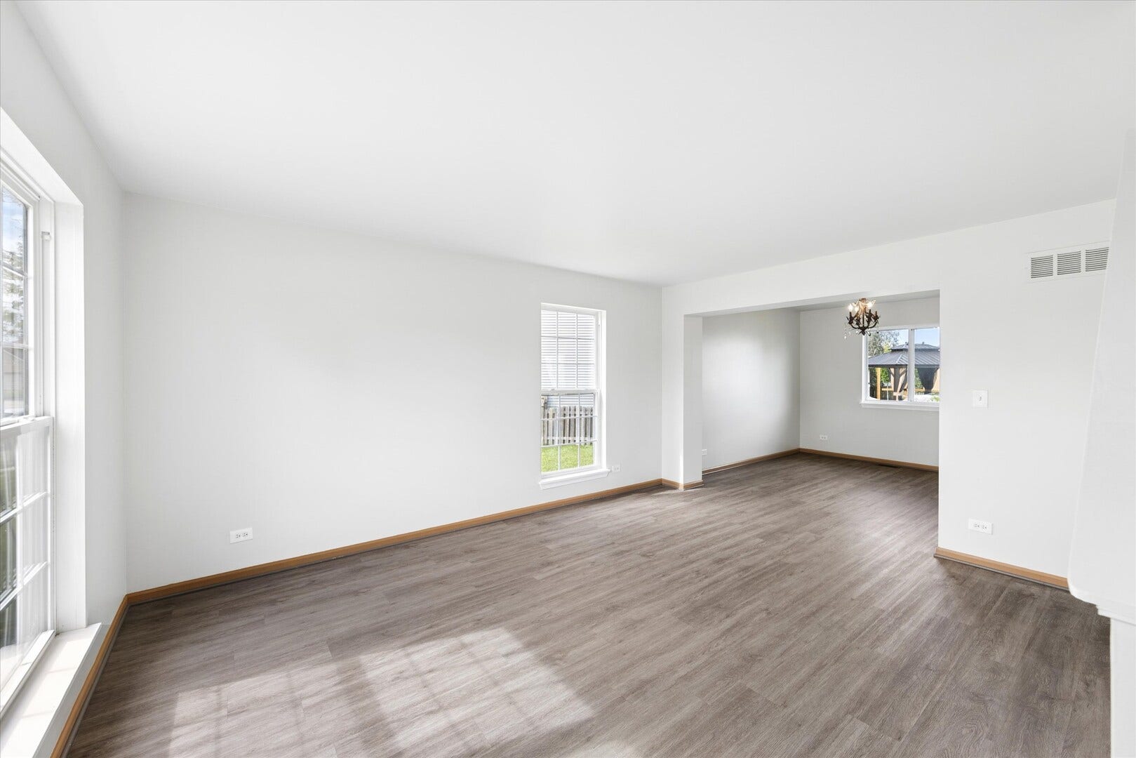 7805 MOSSHEATHER Drive, Joliet, IL 60431 7805 MOSSHEATHER Drive, Joliet, IL 60431