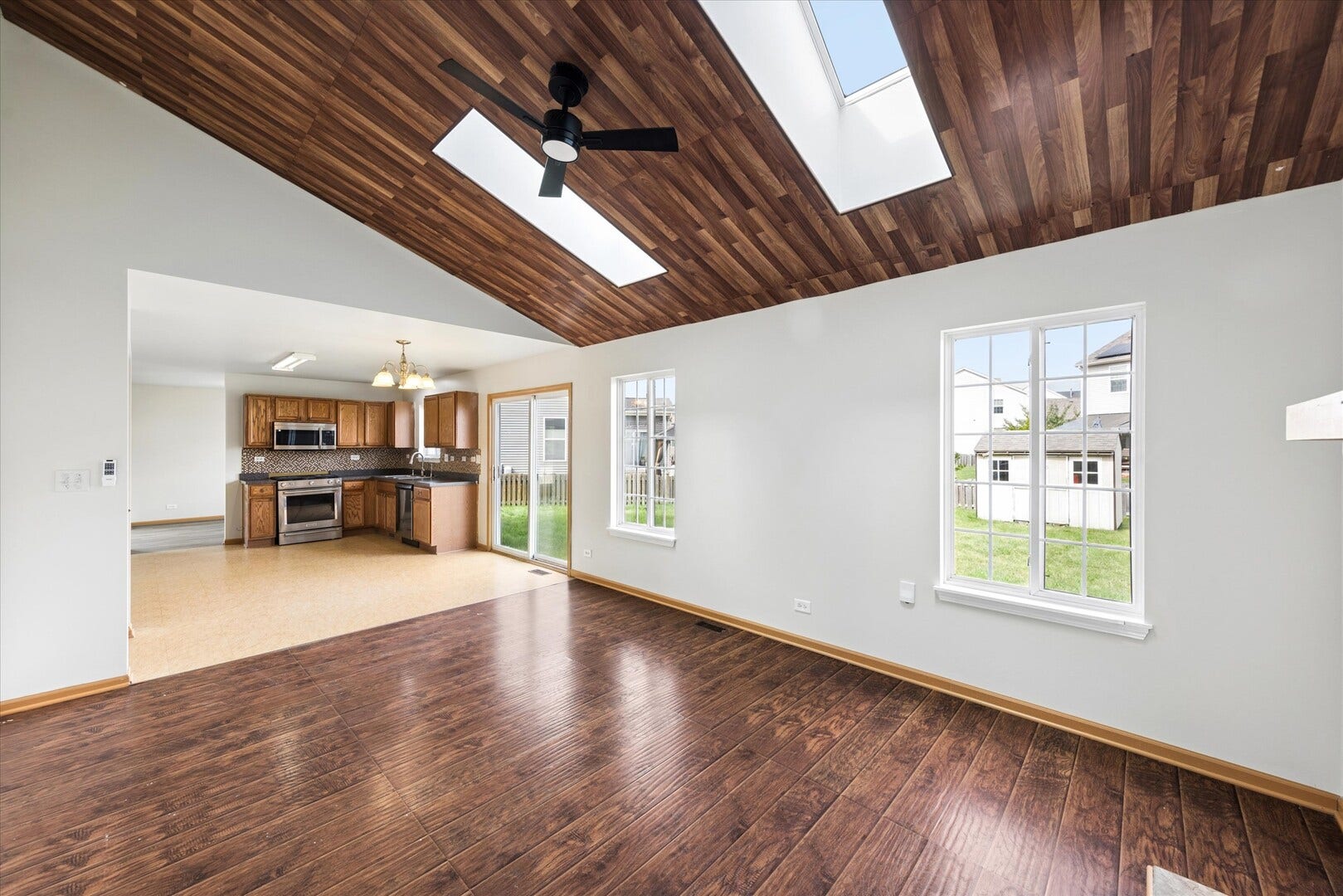 7805 MOSSHEATHER Drive, Joliet, IL 60431 7805 MOSSHEATHER Drive, Joliet, IL 60431