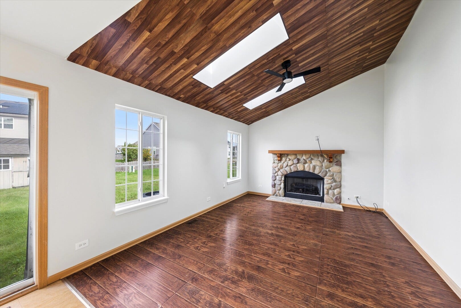 7805 MOSSHEATHER Drive, Joliet, IL 60431 7805 MOSSHEATHER Drive, Joliet, IL 60431