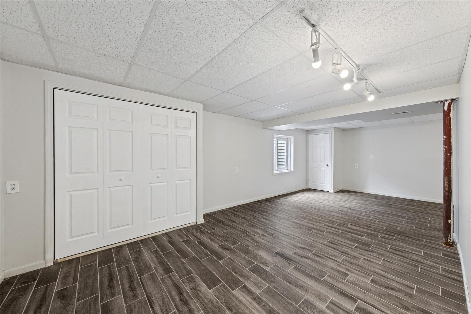 7805 MOSSHEATHER Drive, Joliet, IL 60431 7805 MOSSHEATHER Drive, Joliet, IL 60431