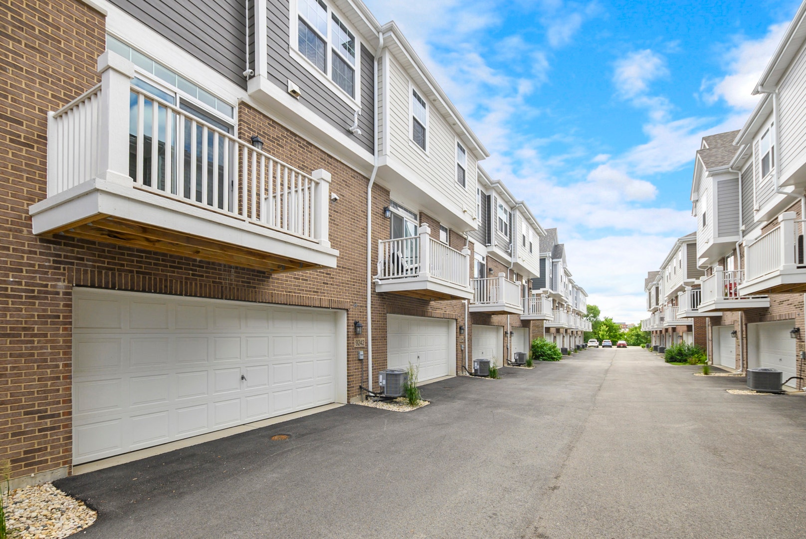 9242 143rd Street, Orland Park, IL 60462 9242 143rd Street, Orland Park, IL 60462