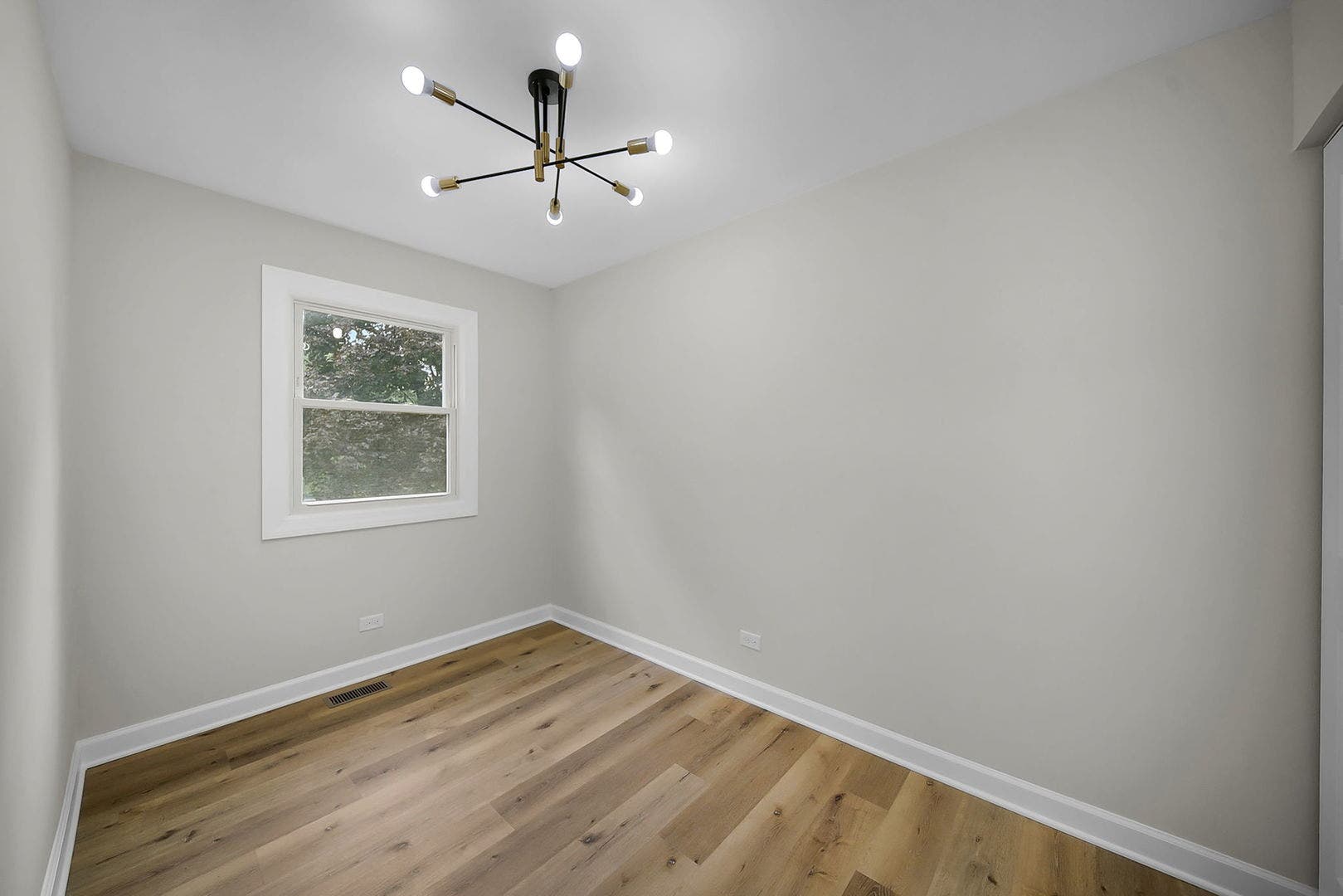132 N Pinecrest Road, Bolingbrook, IL 60440 132 N Pinecrest Road, Bolingbrook, IL 60440