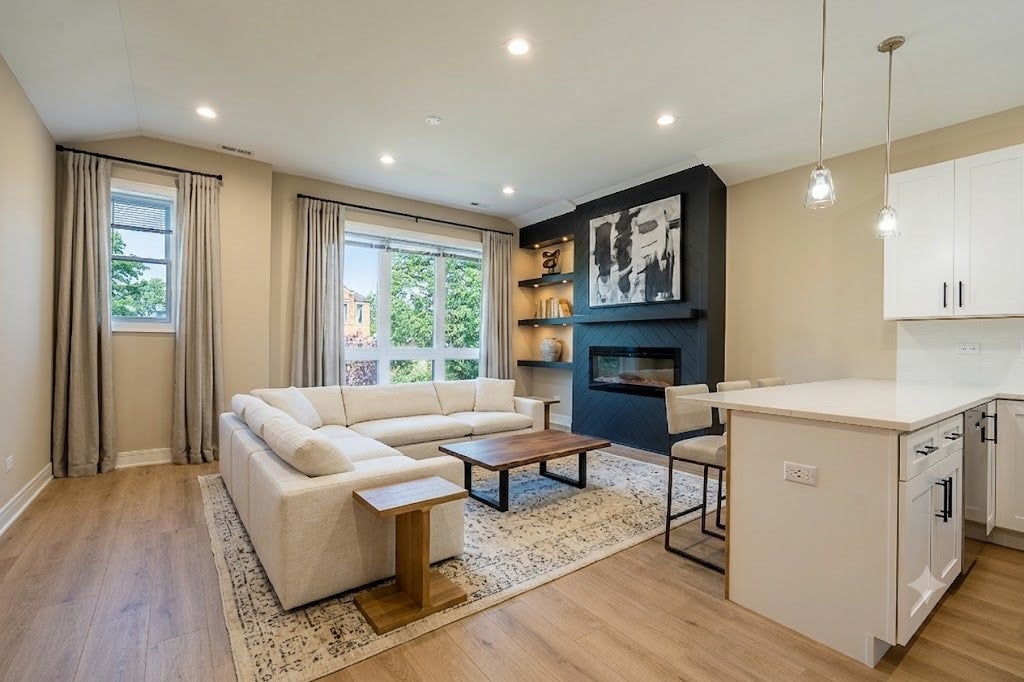 6621 S Drexel Avenue, Chicago, IL 60637 6621 S Drexel Avenue, Chicago, IL 60637