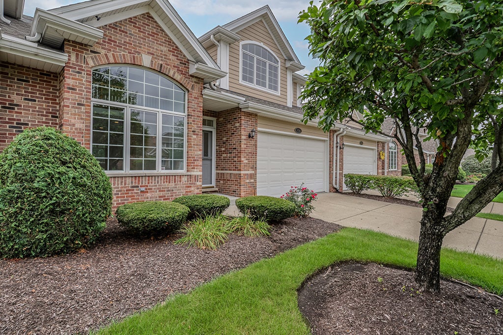 1436 Covington Drive, Lemont, IL 60439
