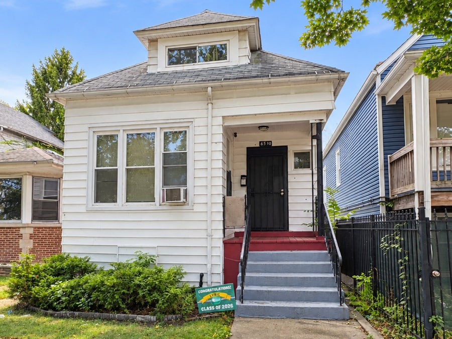 Property photo for 8510 S Burnham Avenue, Chicago, IL