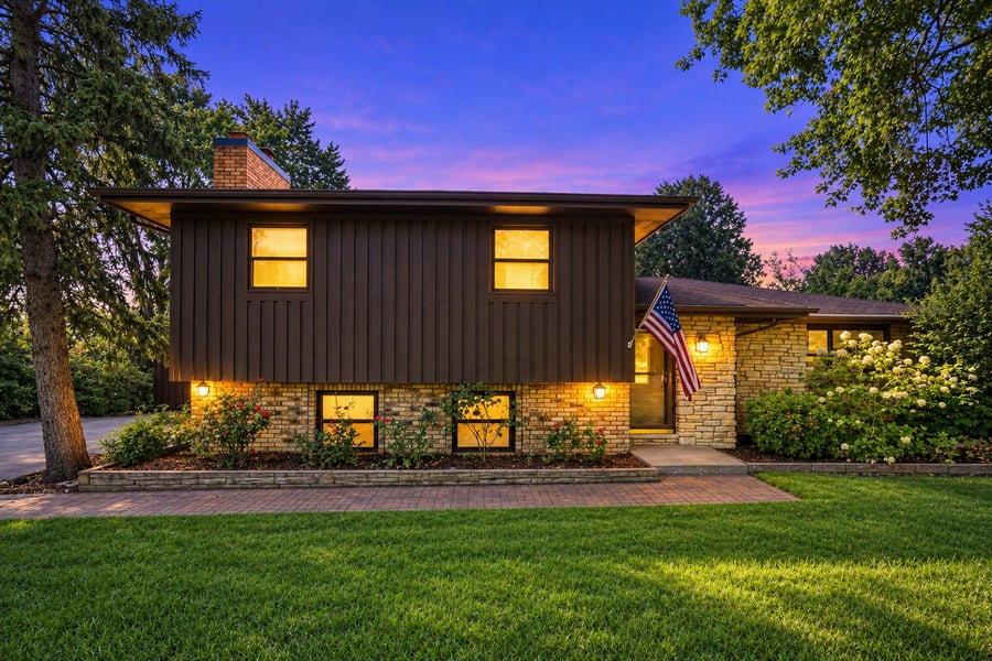 Property photo for 11S534 Lemont Road, Lemont, IL