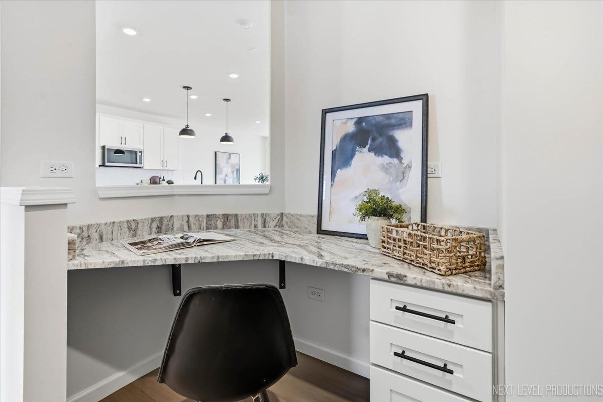 2508 Lawlor Lane, Naperville, IL 60564