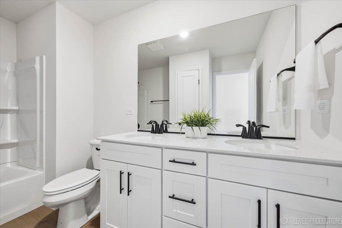 2508 Lawlor Lane, Naperville, IL 60564