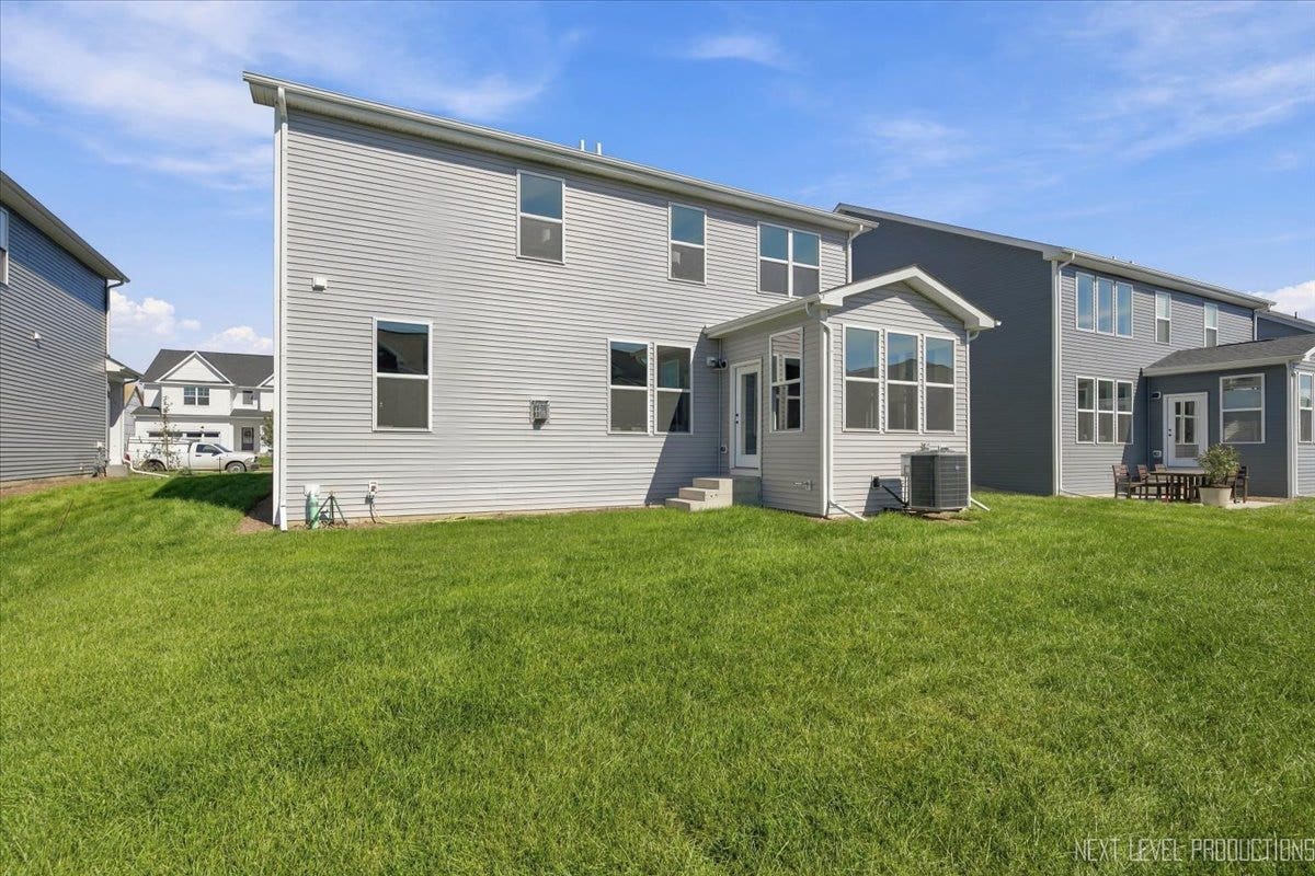2508 Lawlor Lane, Naperville, IL 60564