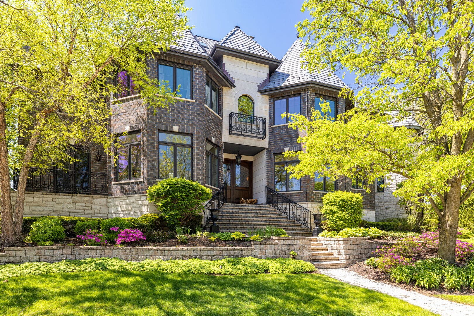 17 Ambriance Drive, Burr Ridge, IL 60527
