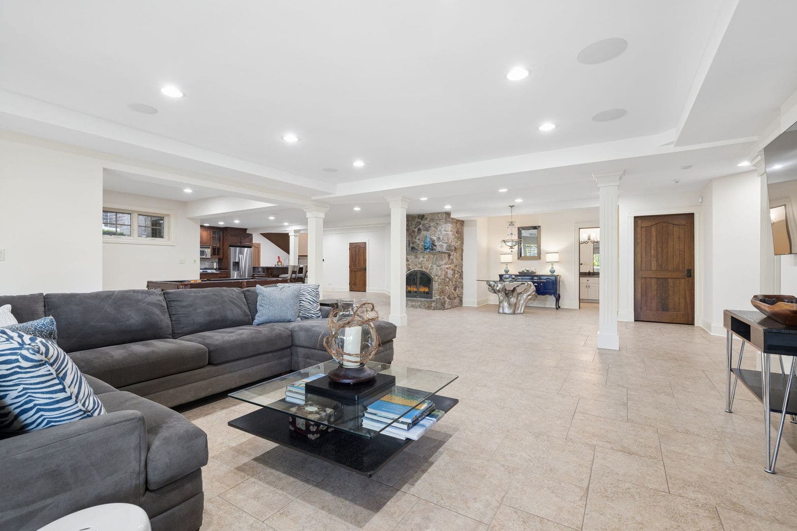 17 Ambriance Drive, Burr Ridge, IL 60527