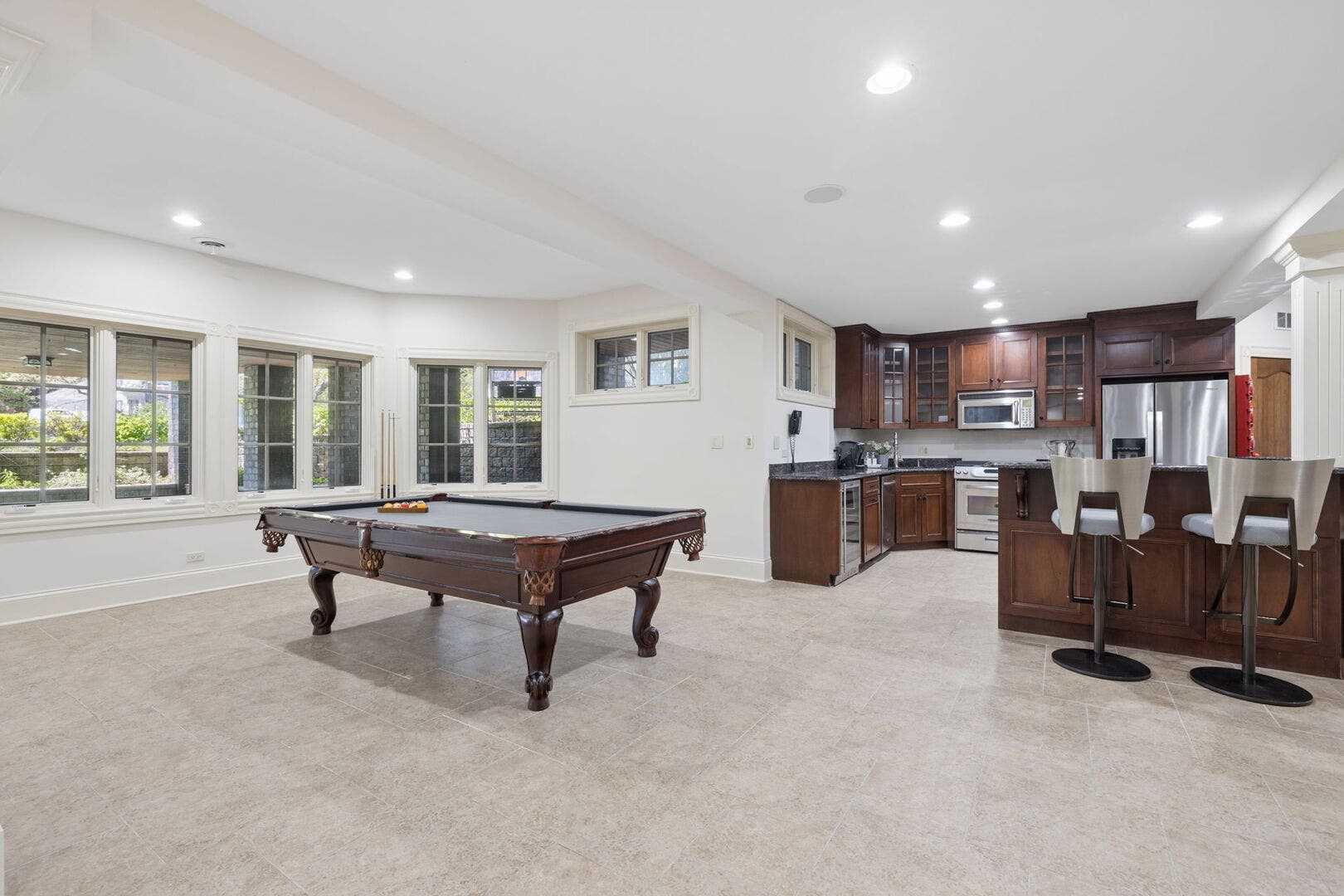 17 Ambriance Drive, Burr Ridge, IL 60527