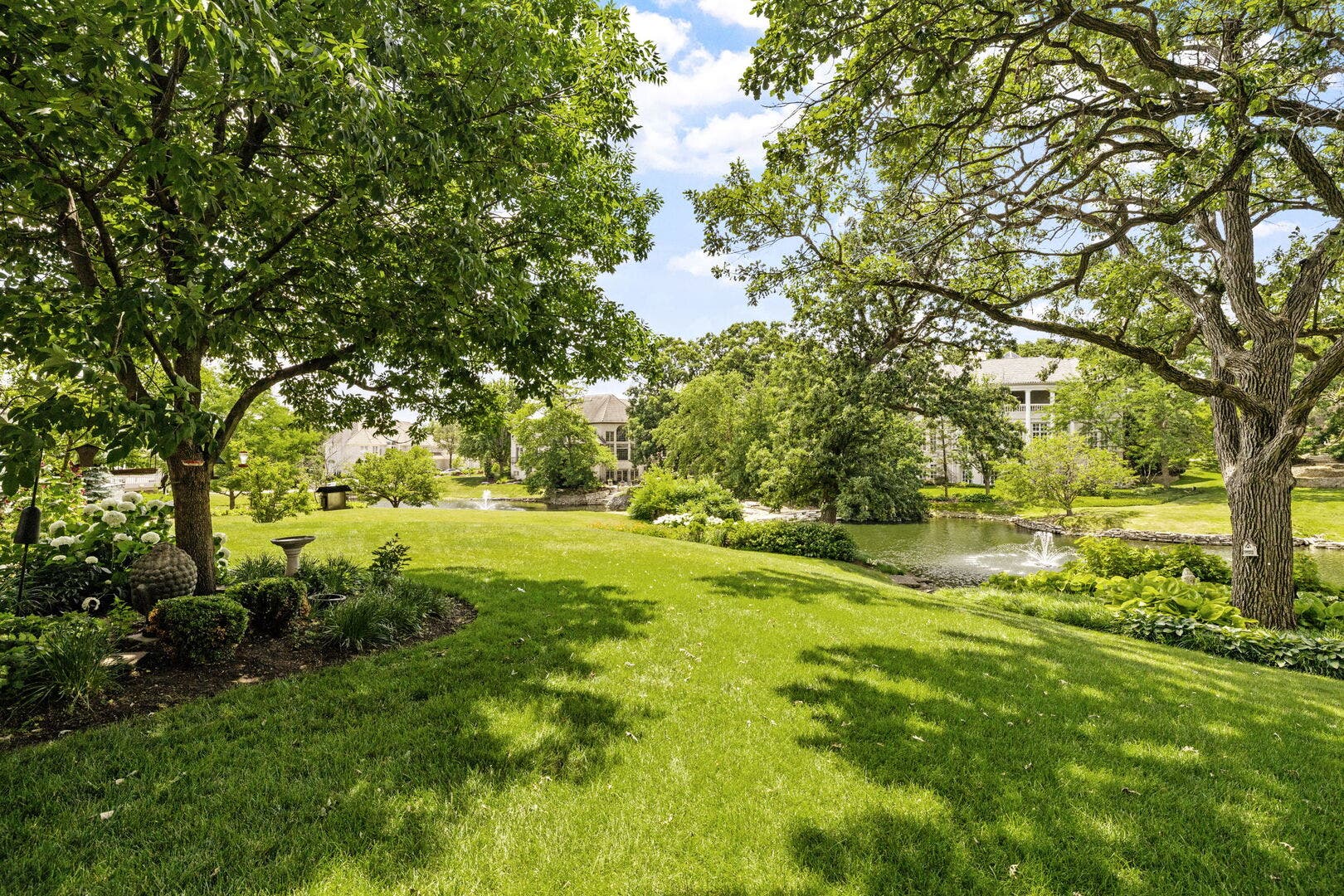 17 Ambriance Drive, Burr Ridge, IL 60527