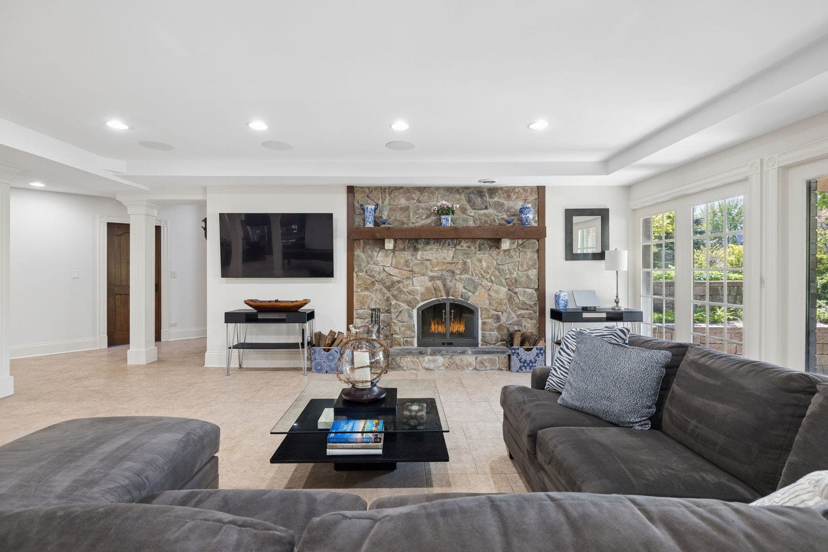 17 Ambriance Drive, Burr Ridge, IL 60527