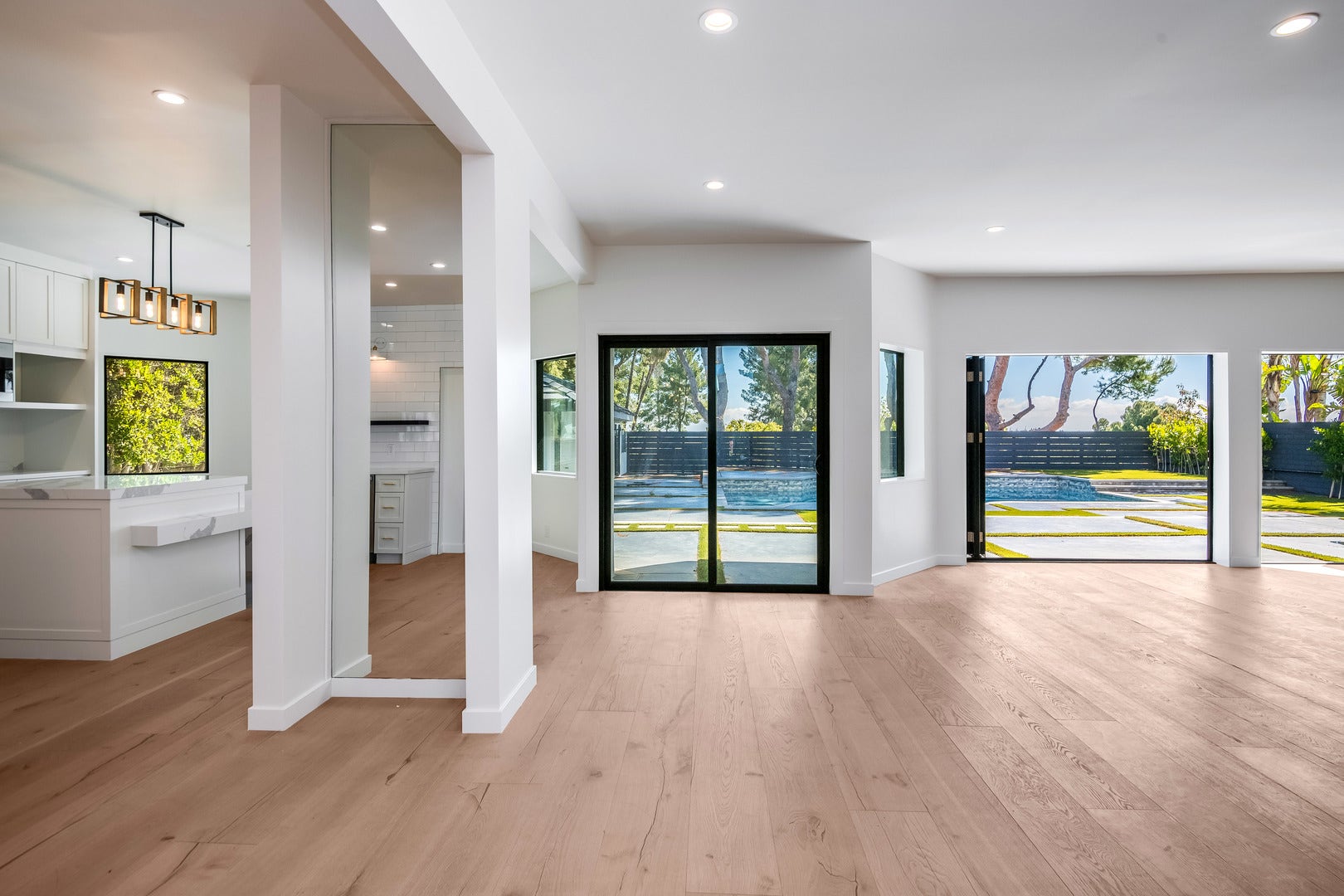 4256 Tarzana Estates Drive, Tarzana, CA 91356 4256 Tarzana Estates Drive, Tarzana, CA 91356