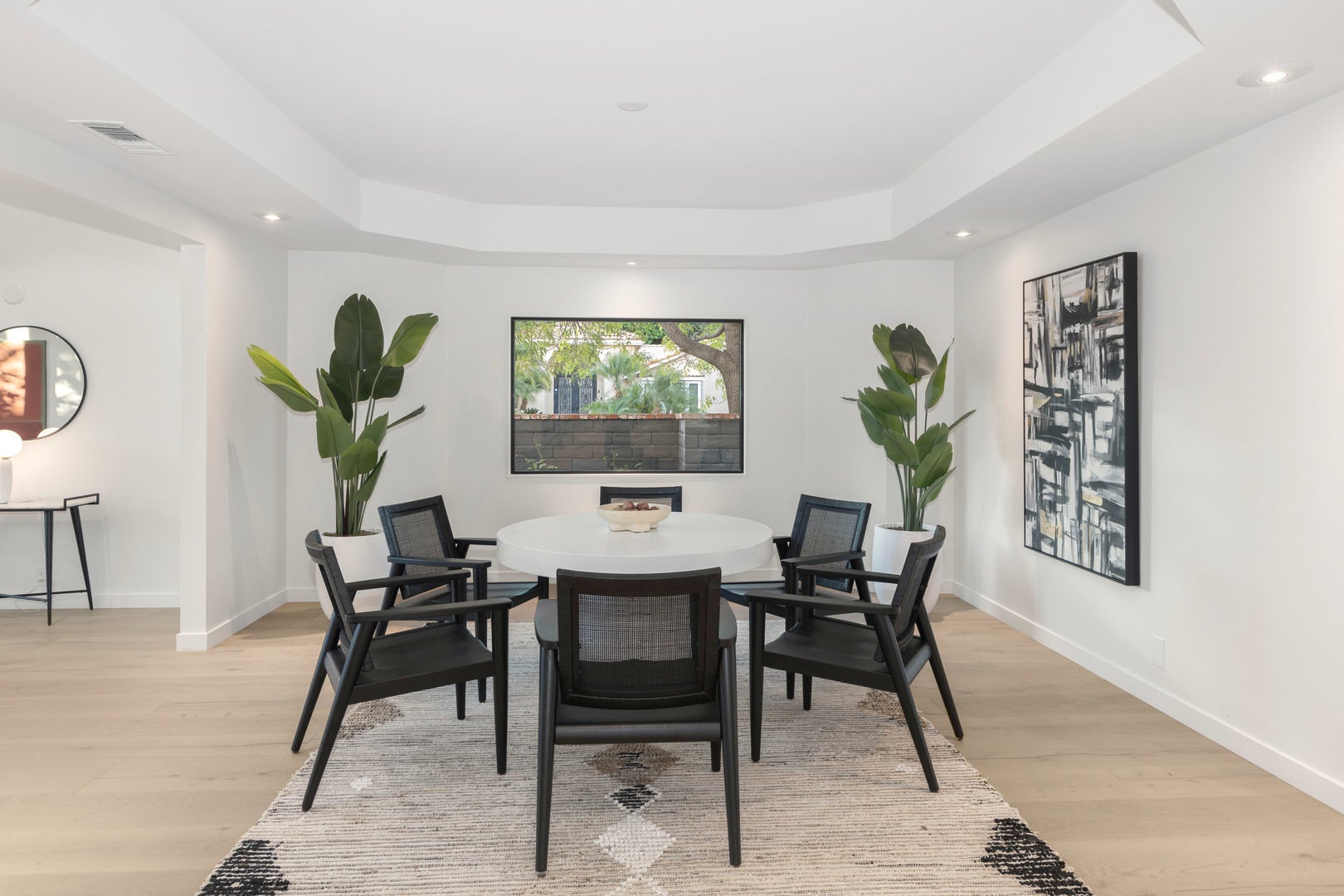 4256 Tarzana Estates Drive, Tarzana, CA 91356 4256 Tarzana Estates Drive, Tarzana, CA 91356