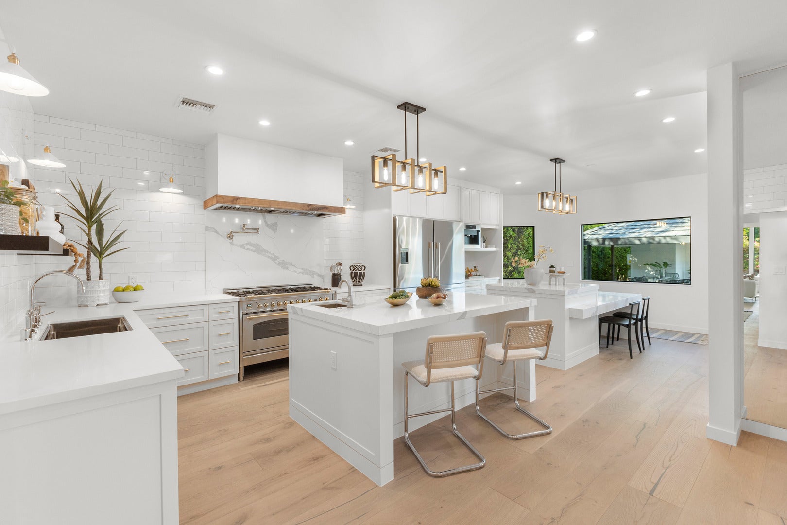 4256 Tarzana Estates Drive, Tarzana, CA 91356 4256 Tarzana Estates Drive, Tarzana, CA 91356