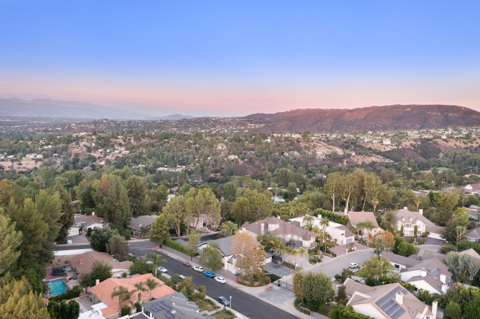 4256 Tarzana Estates Drive, Tarzana, CA 91356 4256 Tarzana Estates Drive, Tarzana, CA 91356