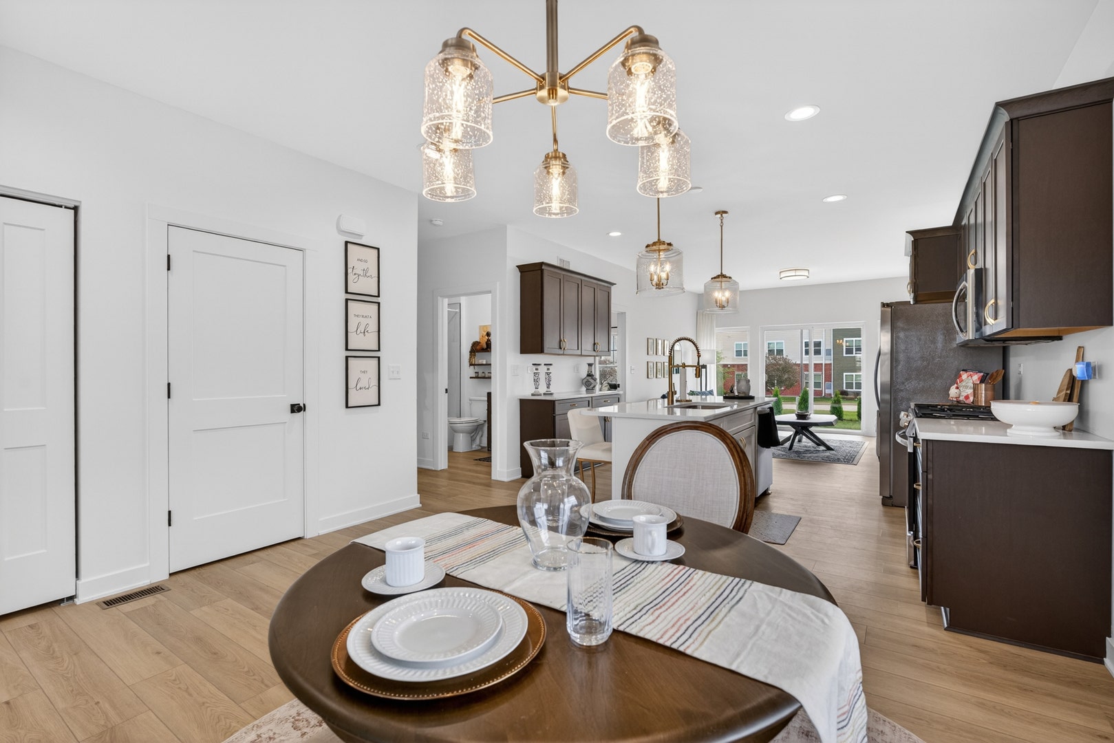 2051 Isabella Lane, Minooka, IL 60447 2051 Isabella Lane, Minooka, IL 60447