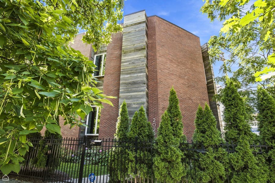 Property photo for 2029 W George Street, Chicago, IL