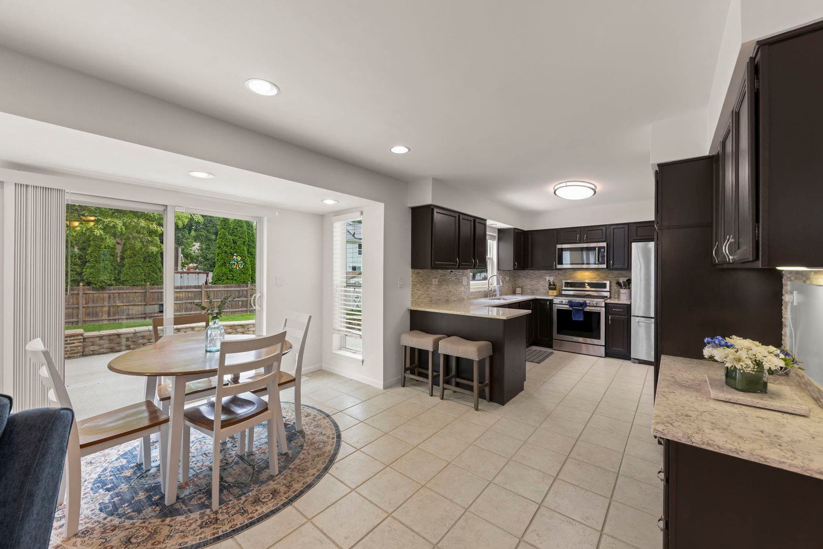 71 Cold Spring Court, Aurora, IL 60506 71 Cold Spring Court, Aurora, IL 60506