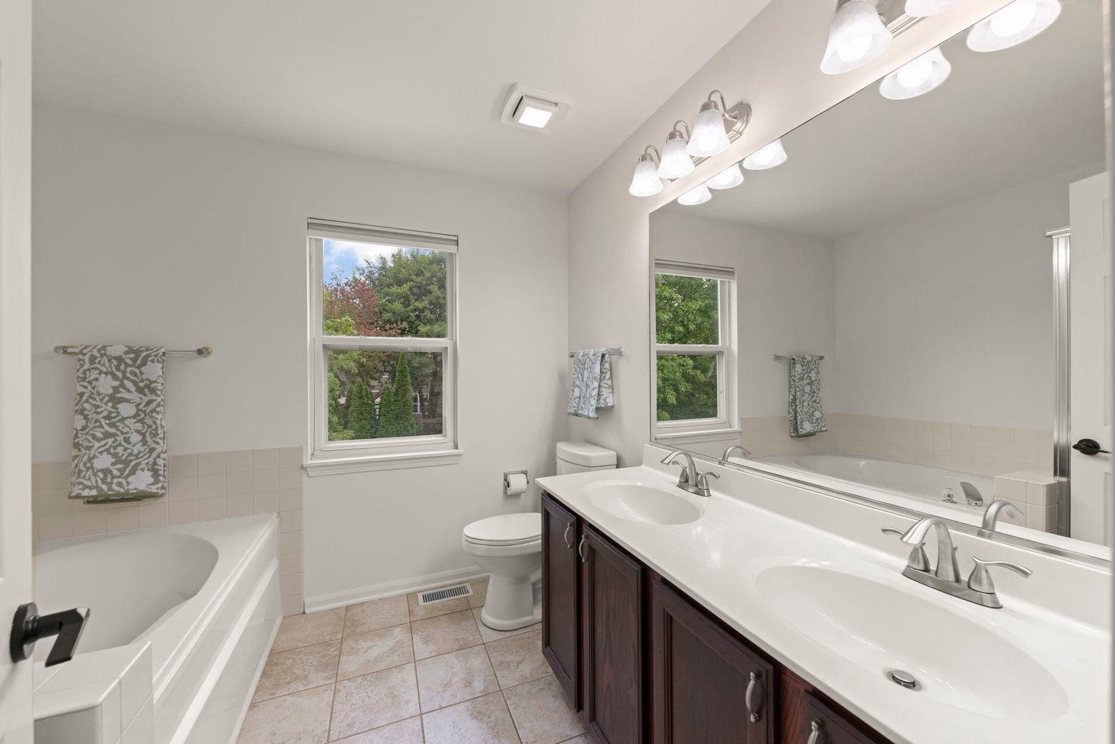 71 Cold Spring Court, Aurora, IL 60506 71 Cold Spring Court, Aurora, IL 60506