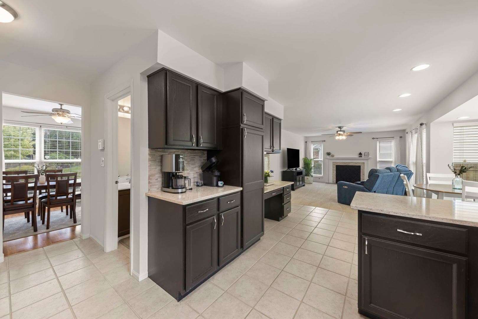 71 Cold Spring Court, Aurora, IL 60506 71 Cold Spring Court, Aurora, IL 60506