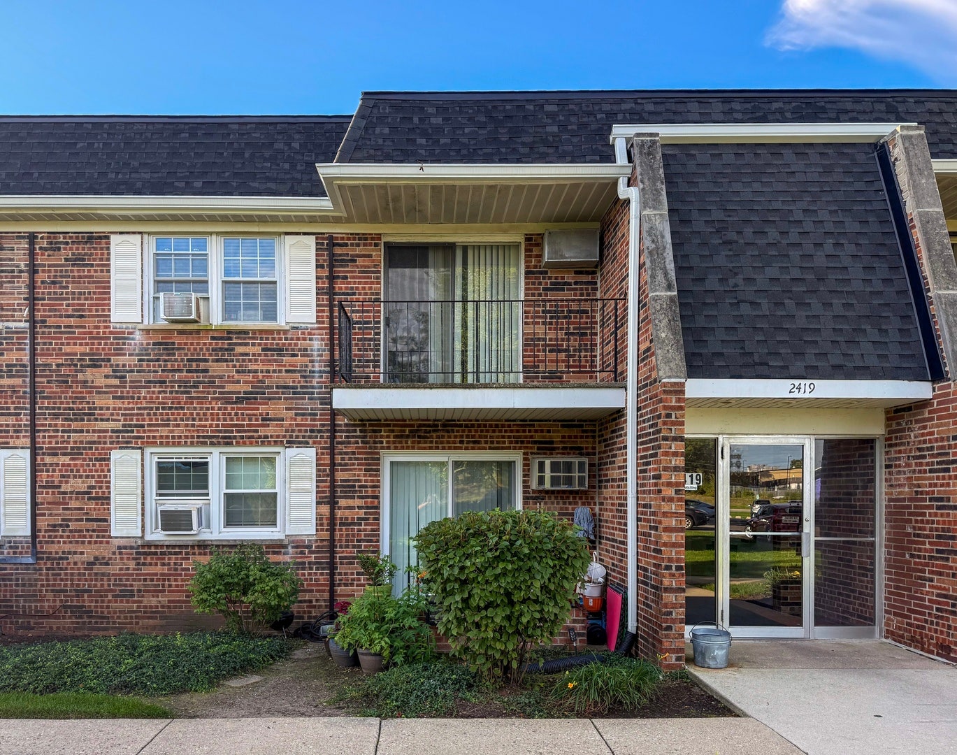 2419 Ogden Avenue, #8, Downers Grove, IL 60515