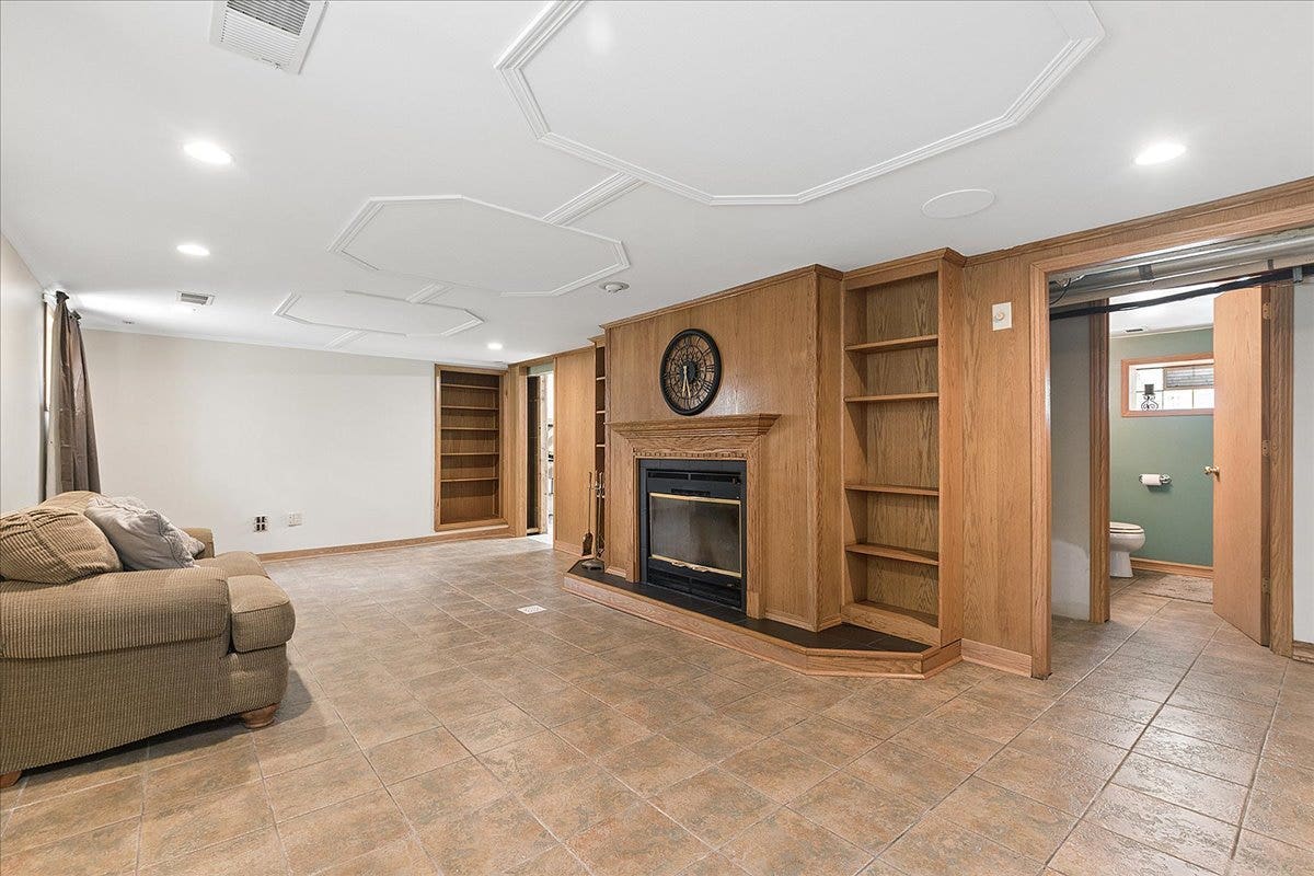 17627 S 65th Avenue, Tinley Park, IL 60477 17627 S 65th Avenue, Tinley Park, IL 60477