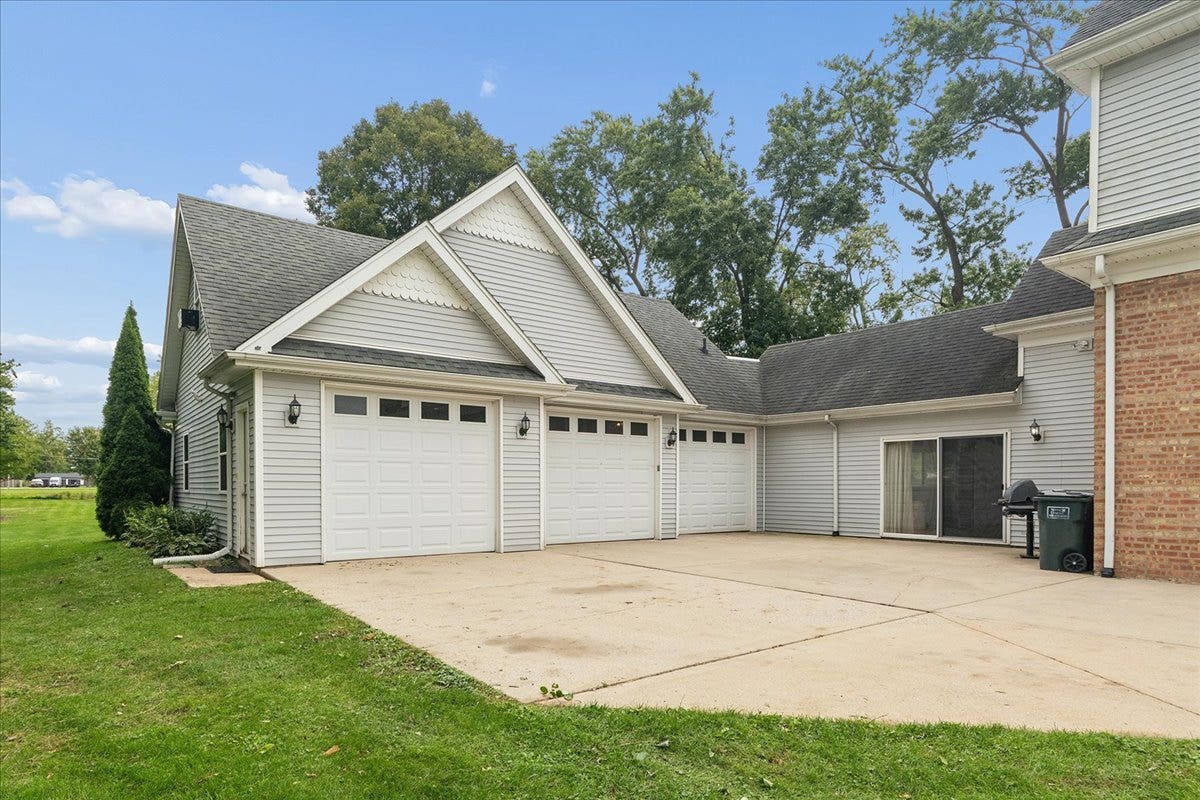 17627 S 65th Avenue, Tinley Park, IL 60477 17627 S 65th Avenue, Tinley Park, IL 60477