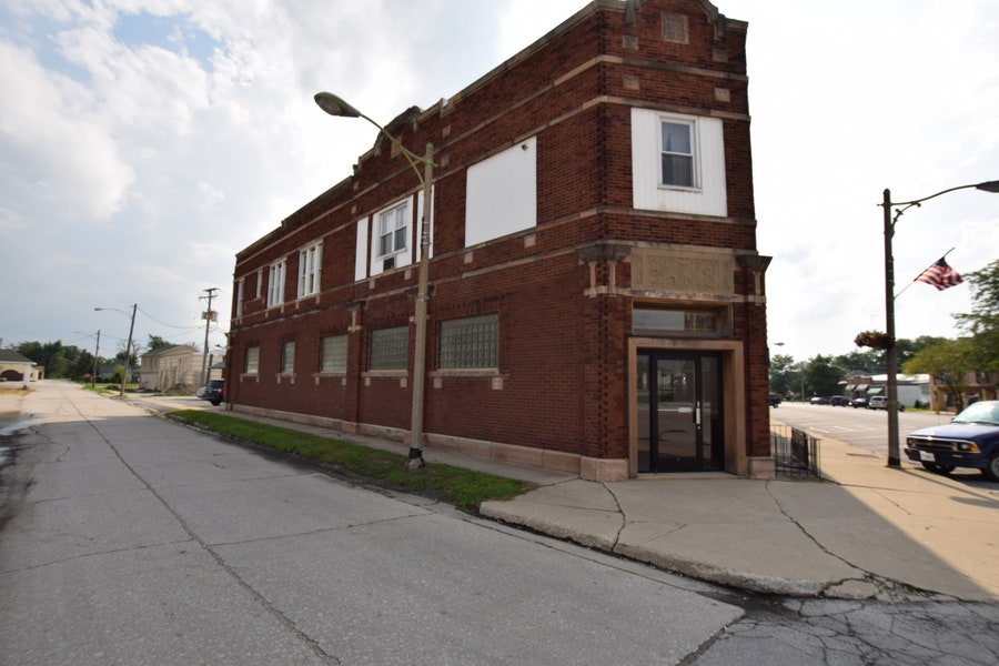 Property photo for 100 W Main Street, Peotone, IL